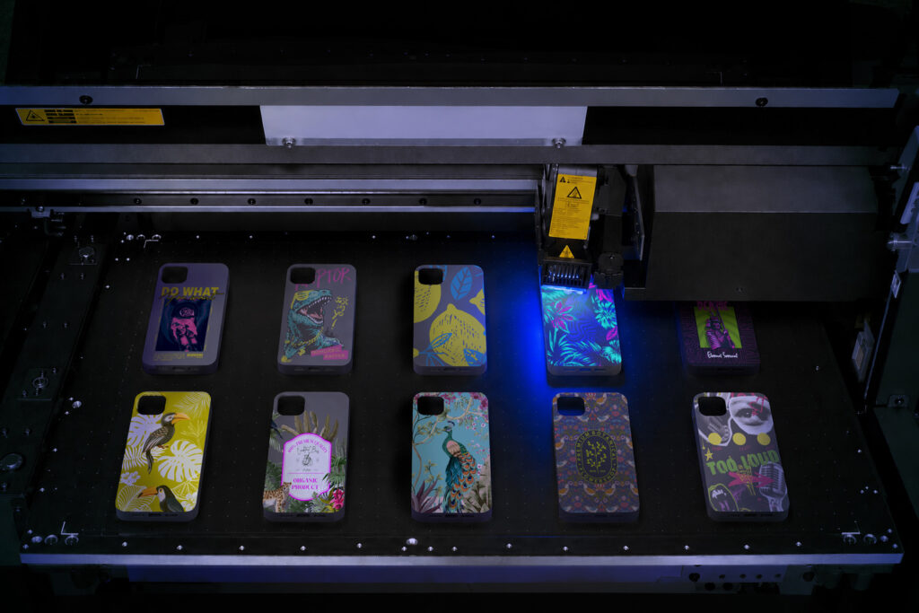 UJF200_phonecase